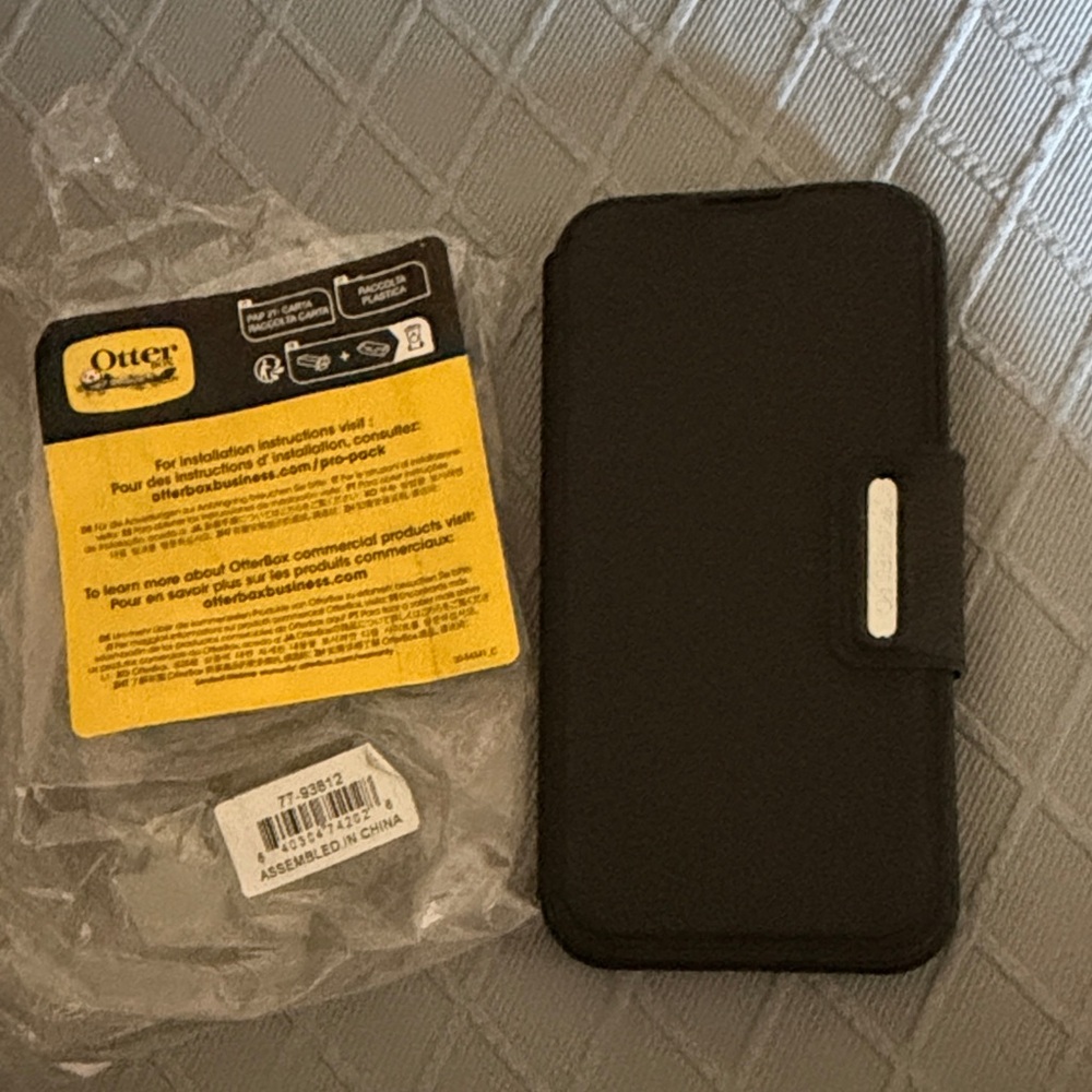 Apple Black OtterBox Phone Case Apple 15 pro